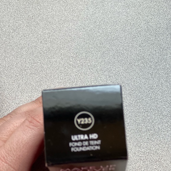 Makeup Forever original formula HD foundation - Picture 2 of 2